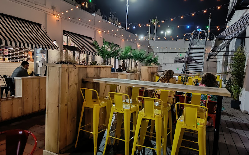 Brewing Brothers Courtyard