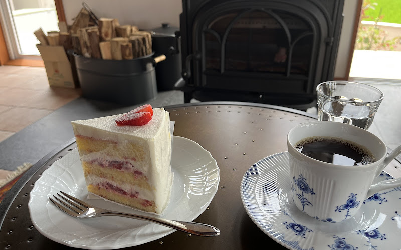 カフェ・コモレビ