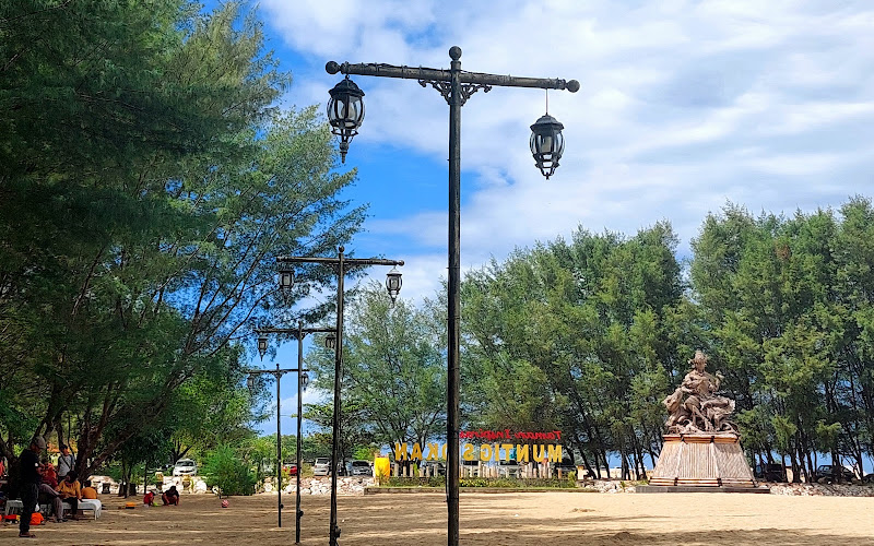 Mertasari Beach