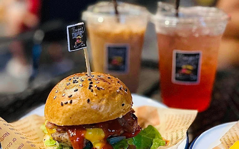 บ้านจังโก้ เบอร์เกอร์โฮมเมด & คาเฟ่