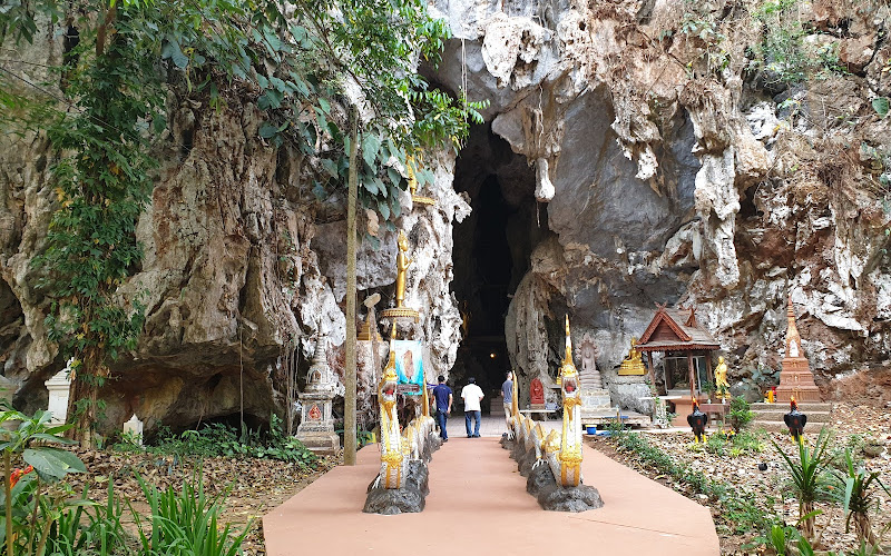 Wat Tham Pakpiang