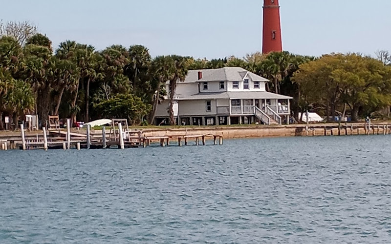 The Manatee - Scenic Boat Tours & Dolphin Cruise