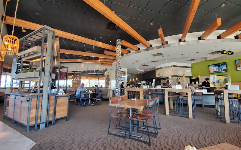 California Pizza Kitchen at Geneva Commons