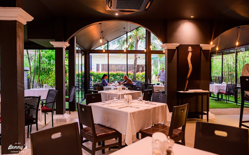 Benny's Cocktails & Grill