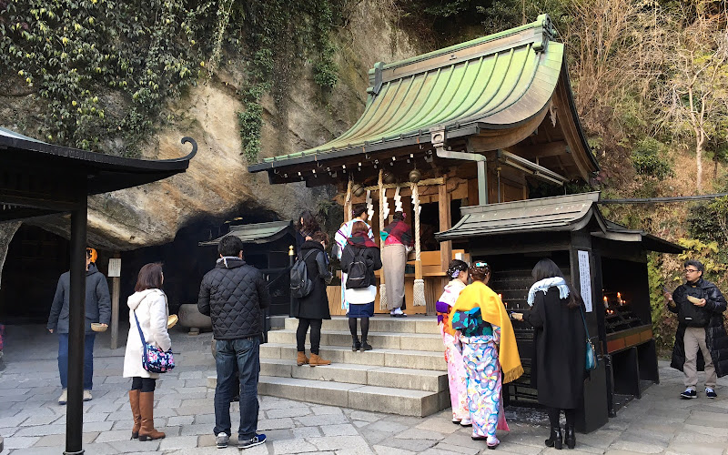 Zeniarai Benten Shrine