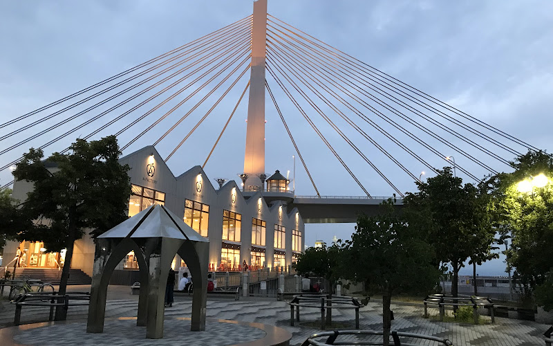 Wa Rasse West Square