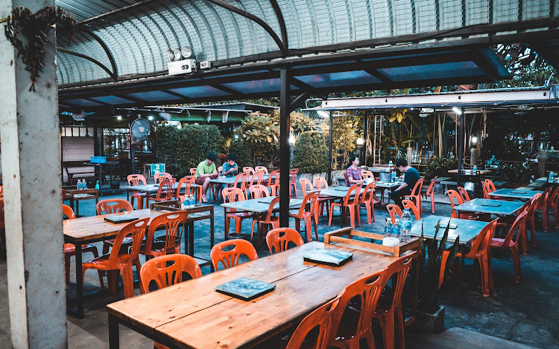 チムチュム タイ サパーン（橋の下のチムチュム）