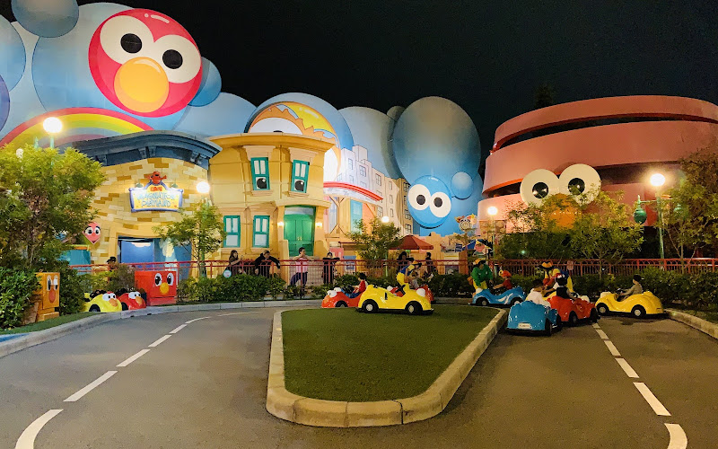 ユニバーサル・ワンダーランド