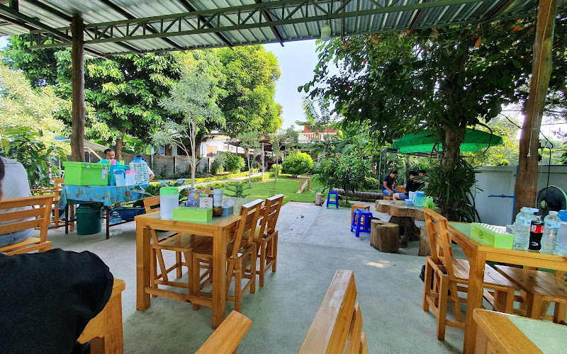 ก๋วยเตี๋ยวต้มยำน้ำข้นหน้าบ้านใบบัว