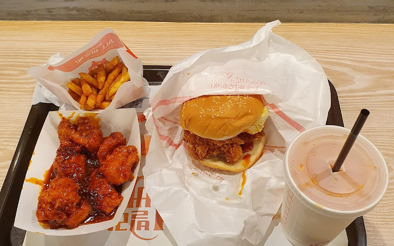 맘스터치 까치산점