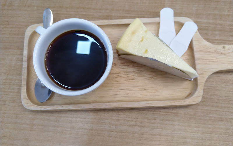 Carousel Coffee No.9 Phra Sumen Fort