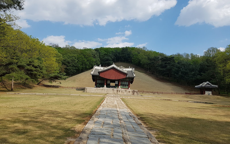Hongneung (Tomb of Queen Jeongseong of King Yeongjo)