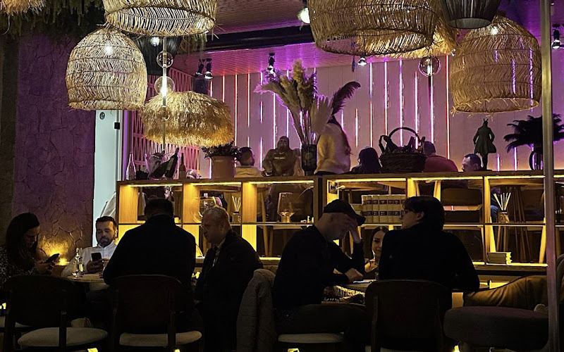 Casa & Casa restaurant & lounge bar