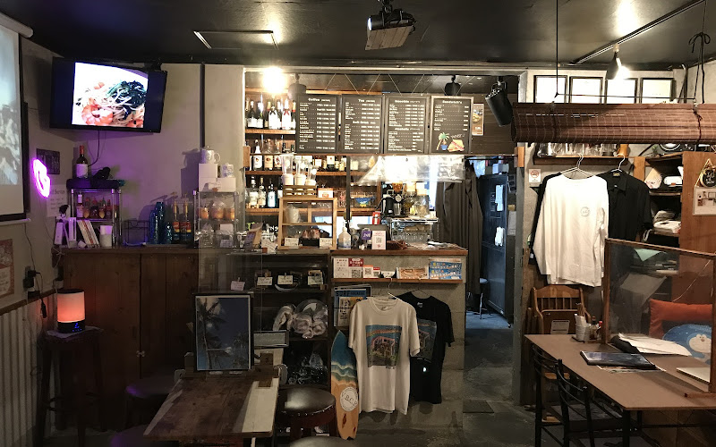 ベニスビーチカフェアンドバル