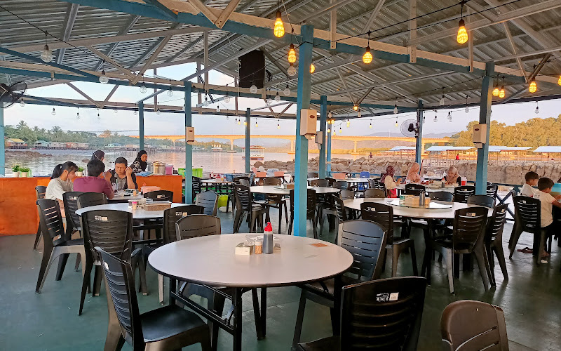 ABADI SEAFOOD RESTAURANT HOMESTAY & FISHING PLATFORM, TUARAN KOTA KINABALU SABAH