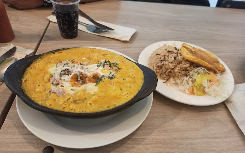 Restaurante dorado del mar