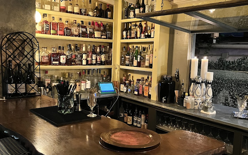 Zoubi Restaurant & Bar