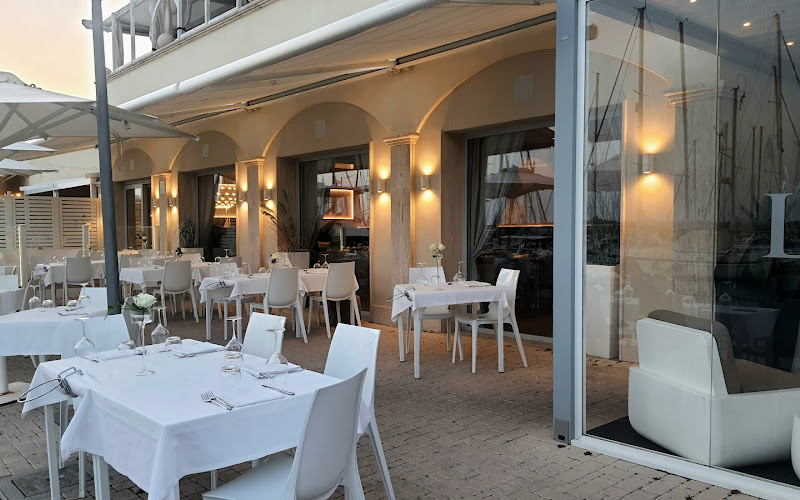 Lux Restaurant & Events