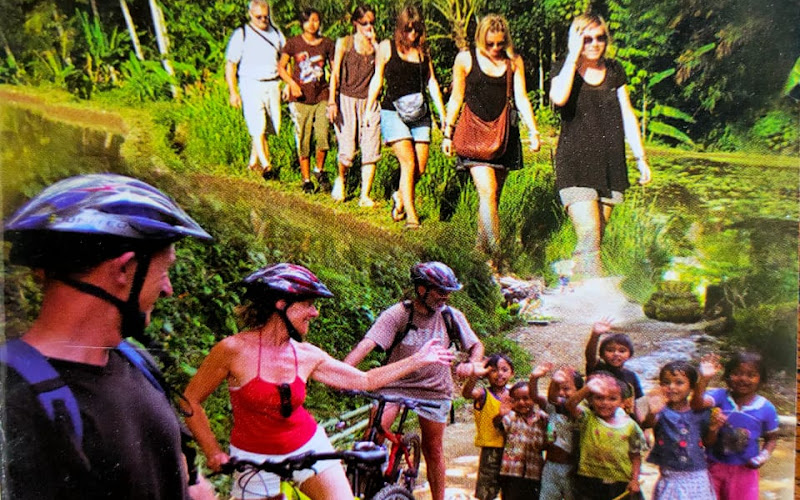 Tourist booking center