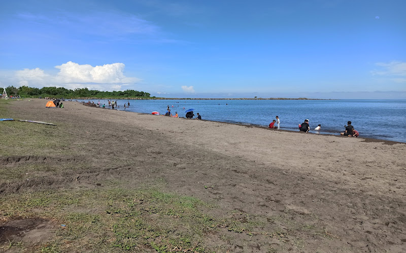 Pantai Bosowa Tanjung