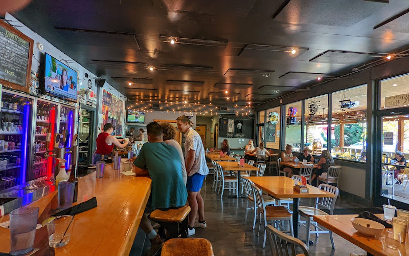 12 South Taproom and Grill