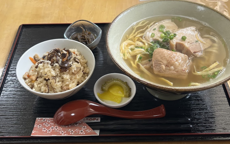 沖縄そば まるかみ