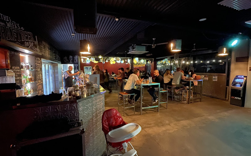 Jump Inn Craft Beer Bar & Restaurant