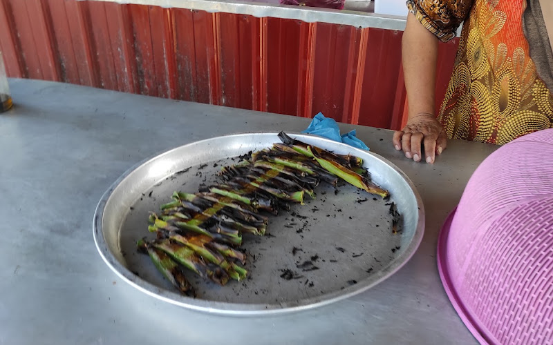 Kak Zah Sata dan Pulut Panggang