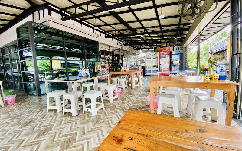 ป้าเต้อาหารตามสั่ง เกี๊ยวปลาสามย่าน