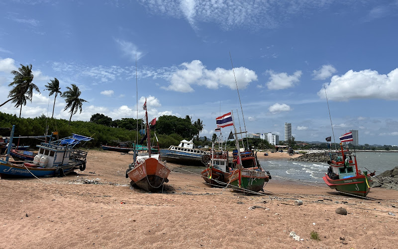 Ban Amphur beach, wat Amparam