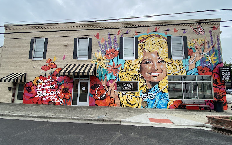 Dolly Parton Mural