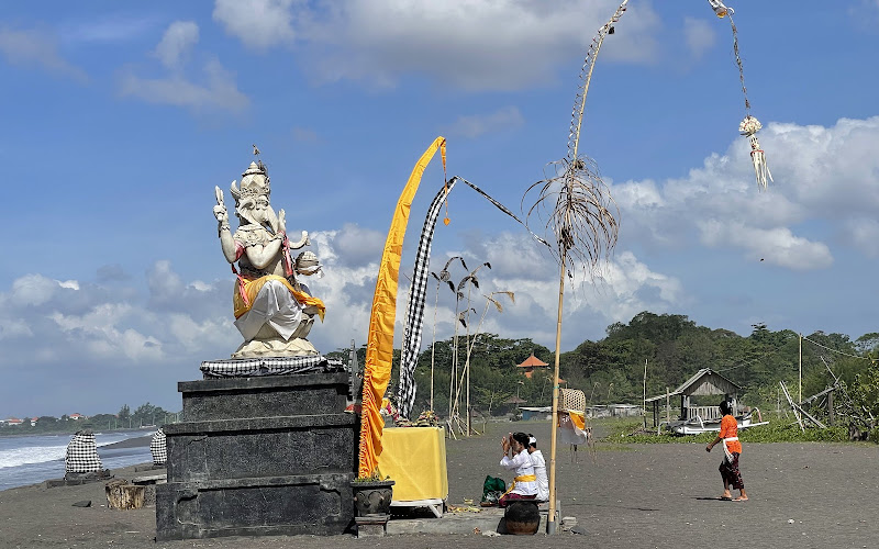 Pantai Biaung