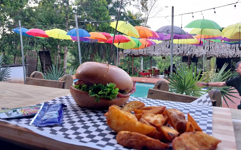 Floresta Food & Garden