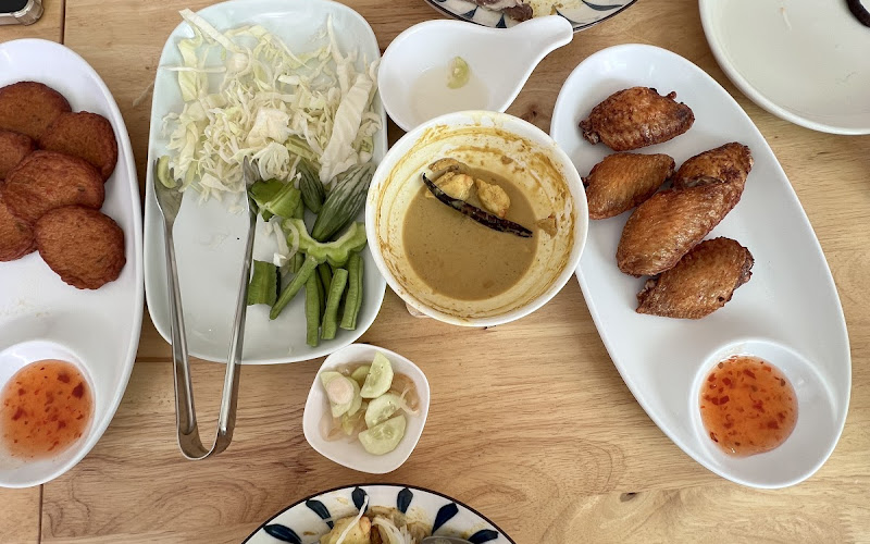 ร้านขนมจีนน้ำยาปูลุงใจดี เขาค้อLoong Jai Dee Restaurant