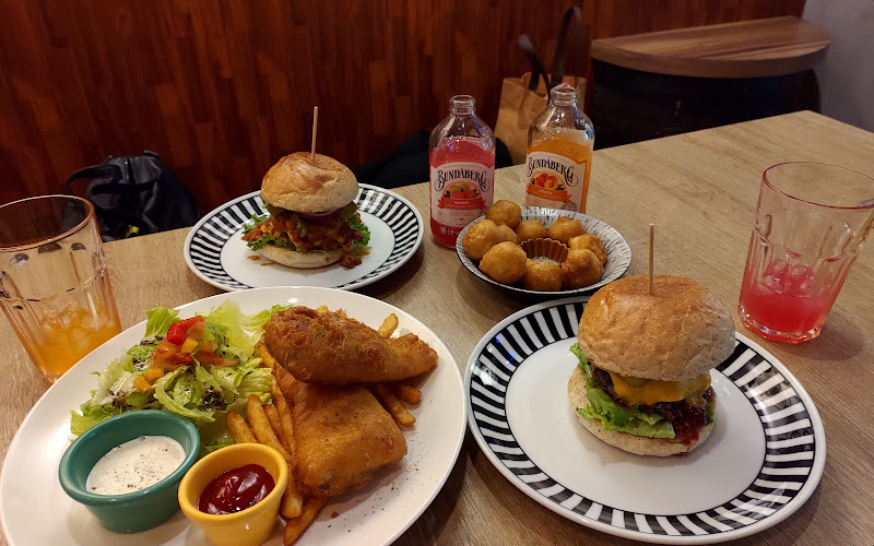 Rendezvous Burger & Bar