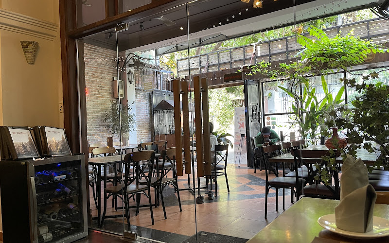 Downtown Steakhouse - Hoa Mai