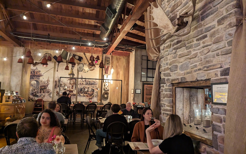 Bon Vivant Market & Café