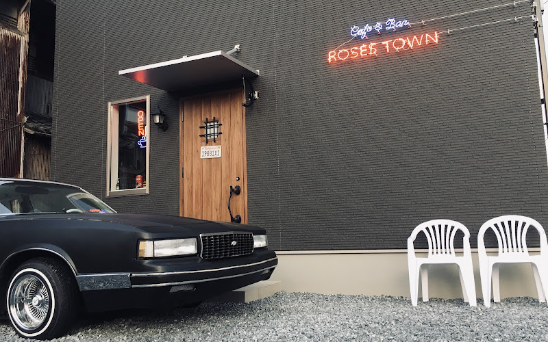 Roses Town