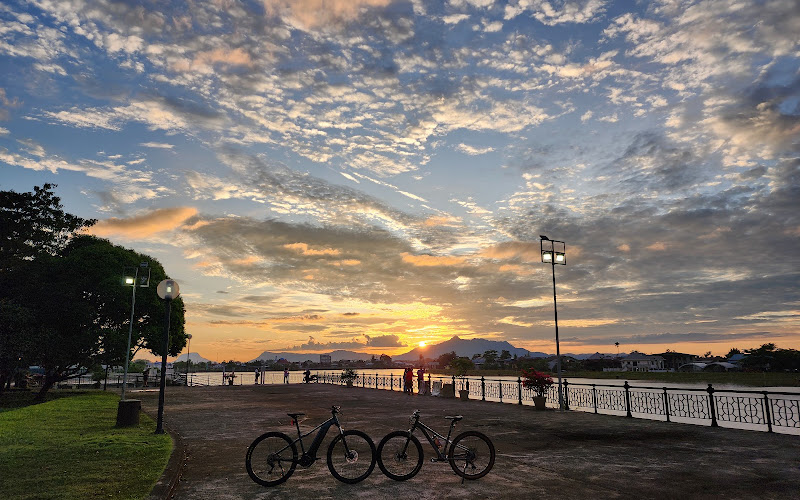 クチン・ウォーターフロント・サンセット・ポイント