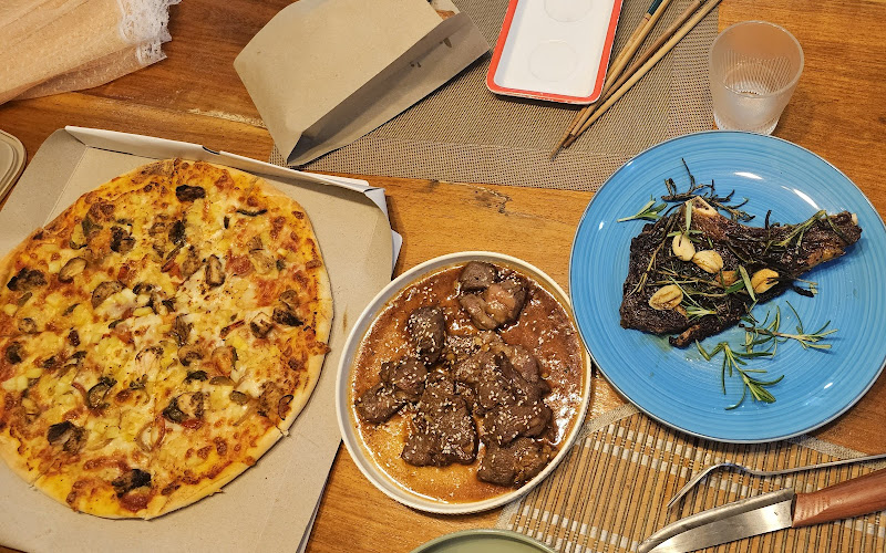 Bobby's Pizza and Desserts