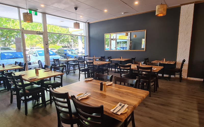 Akiras Cafe & Restaurant