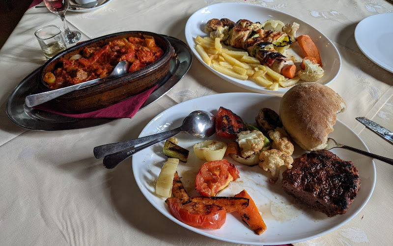 Restaurant “Oroz”