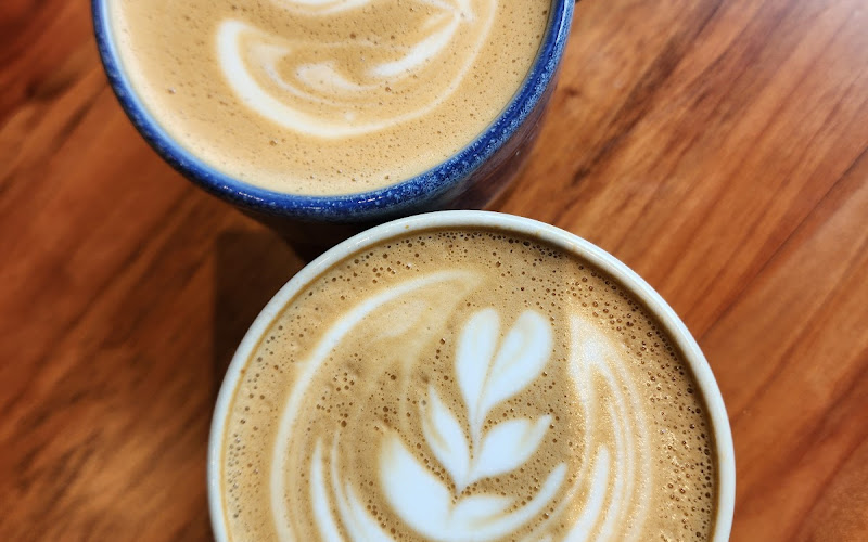 Plucky's Cafe