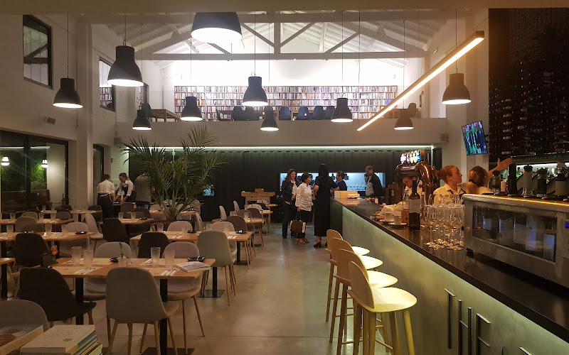 Theatro - restaurante, wine bar e galeria de arte