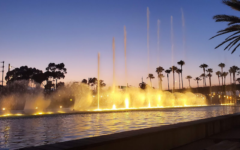 Gateway Plaza Fanfare Fountain