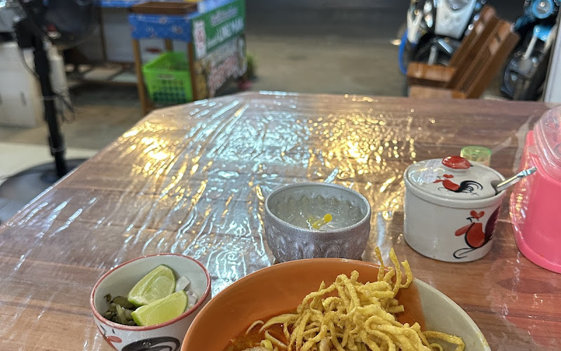 บ้านเฟื่อง ข้าวซอย อาหารเครื่องดื่ม-หลังมอ