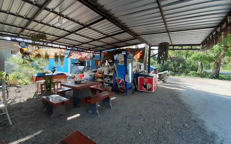 ร้านบ้านแววอาหารตามสั่ง + ก๋วยเตี๋ยวโบราณ + ไอศครีมวอลล์