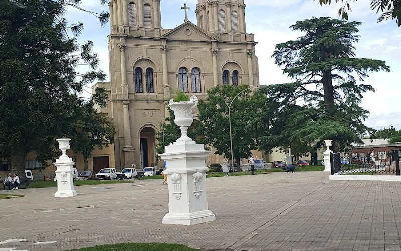 Piedra Alta Plaza