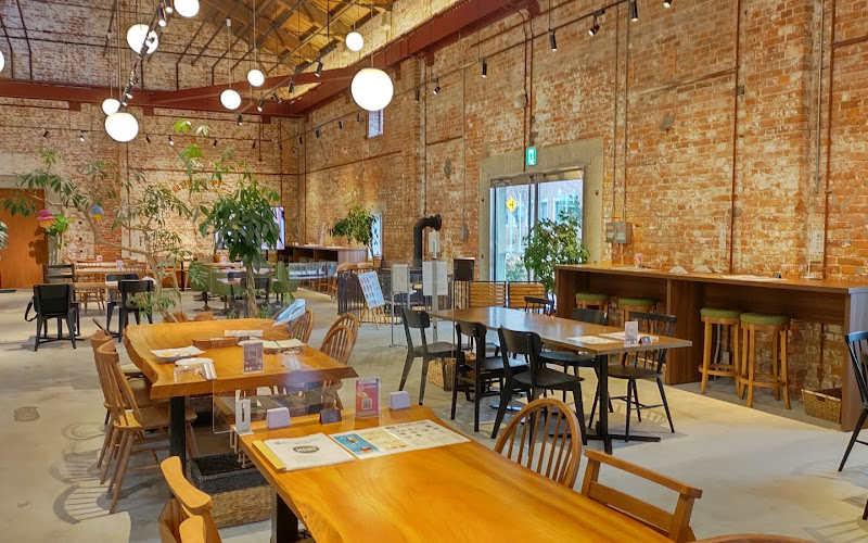 チーズ工房&ローカルピザ CHEESE & PIZZA WORKS AWAJISHIMA