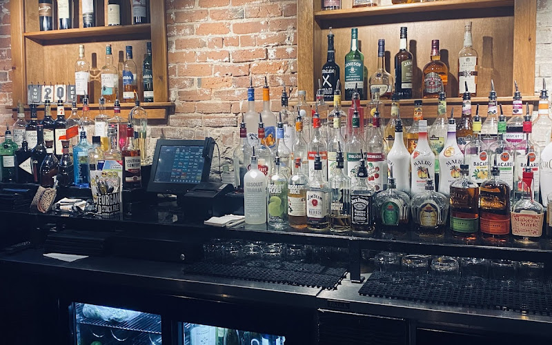 Glen Cove’s 1883 Lounge